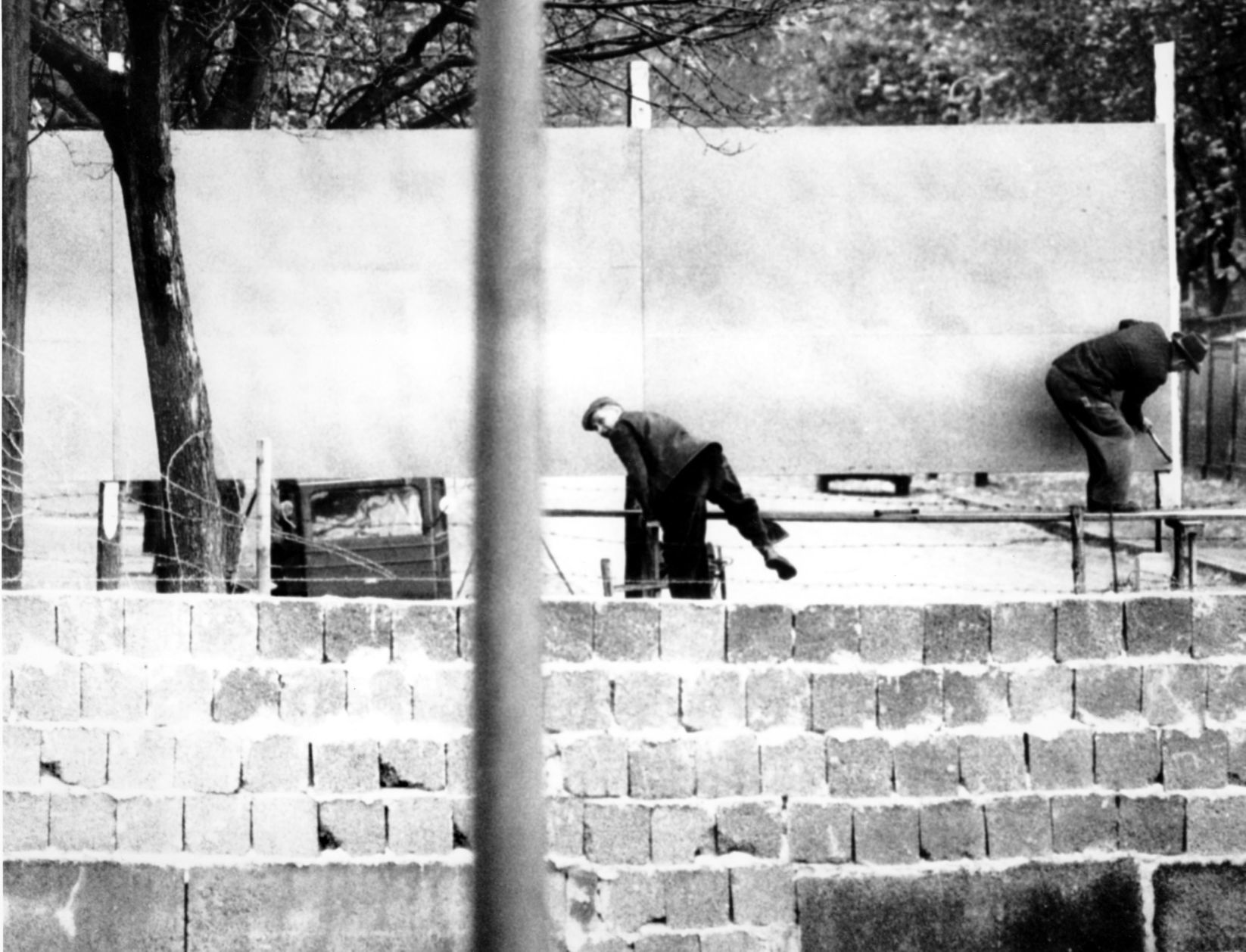 1961: BERLIN WALL